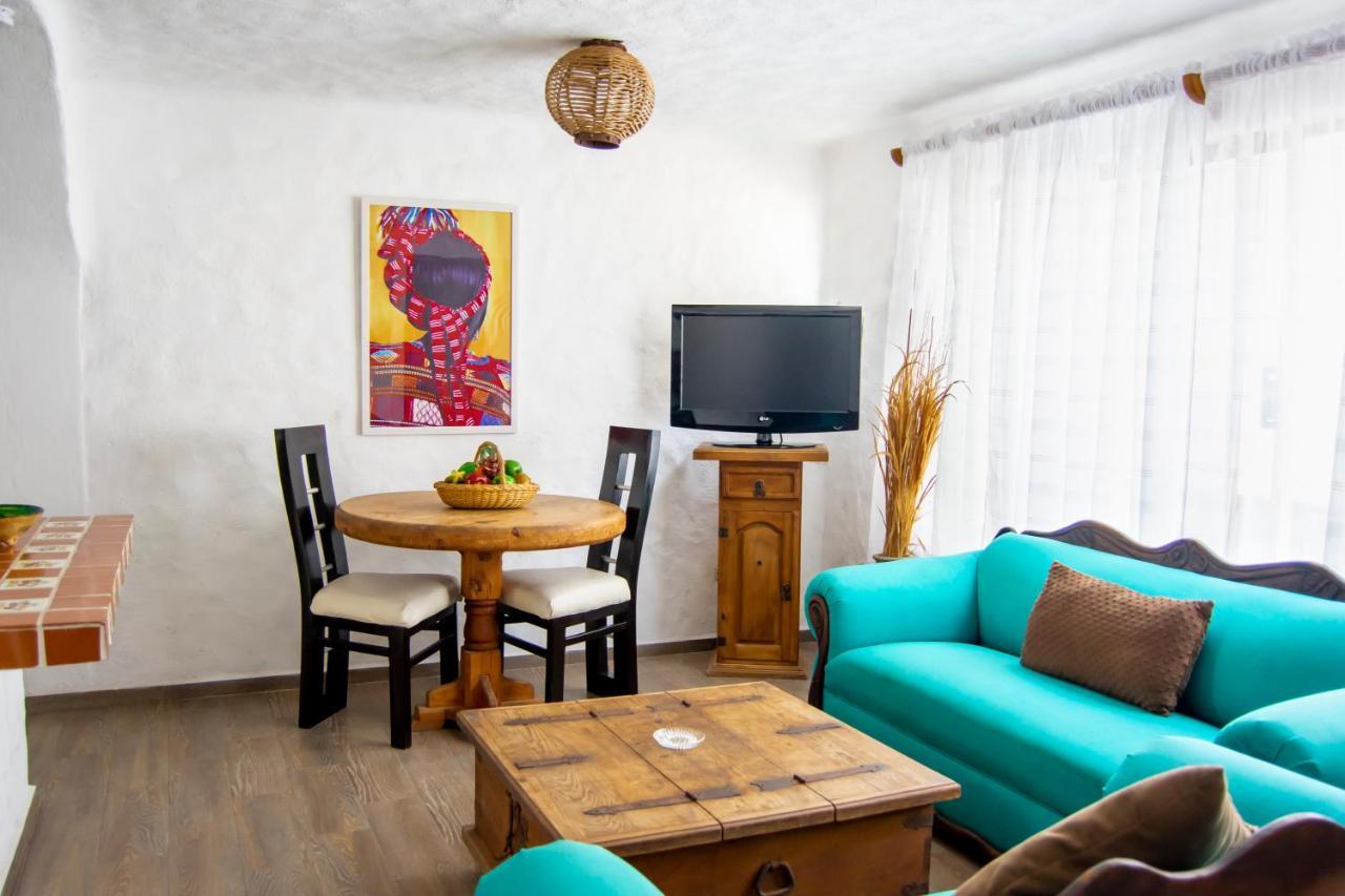 Petit Hotel Pilitas (Adults Only) Пуэрто-Вальярта Экстерьер фото