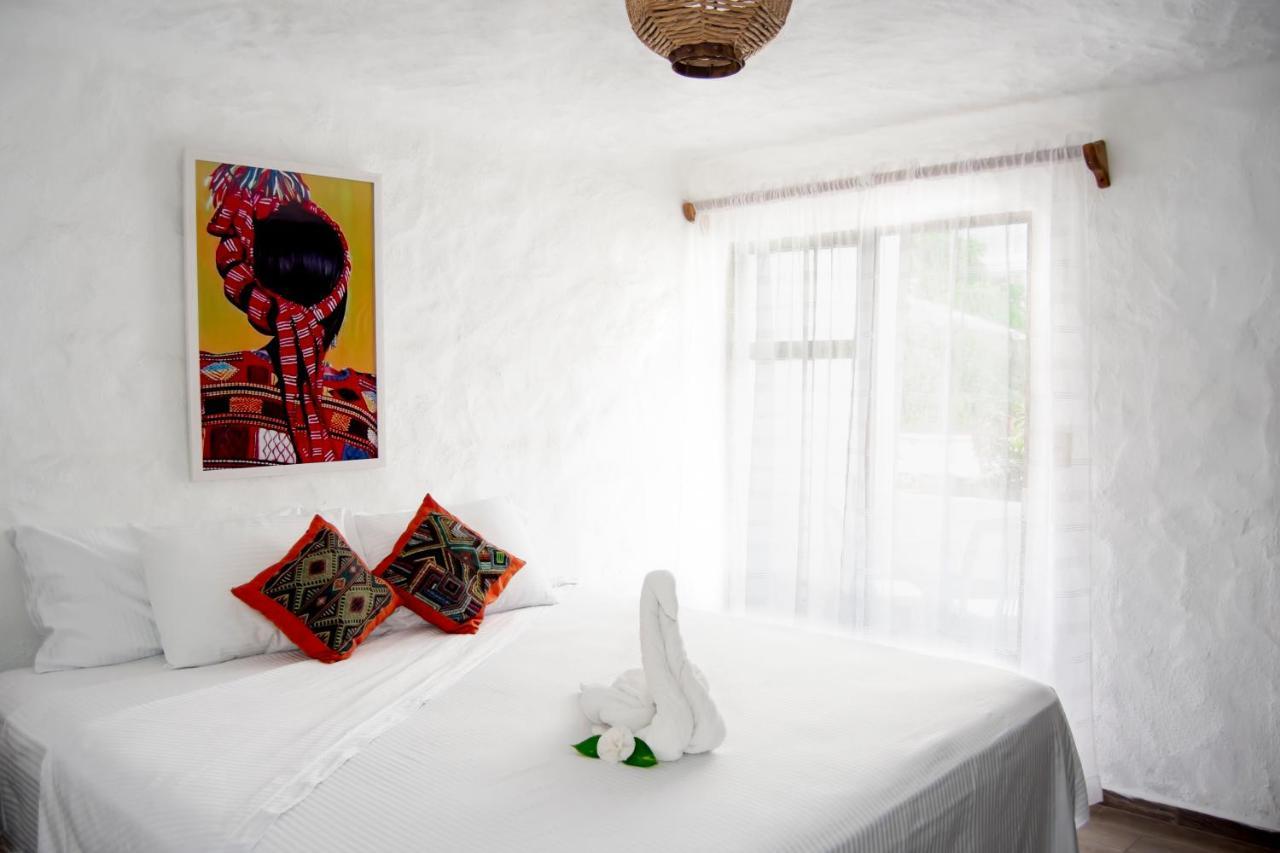 Petit Hotel Pilitas (Adults Only) Пуэрто-Вальярта Экстерьер фото
