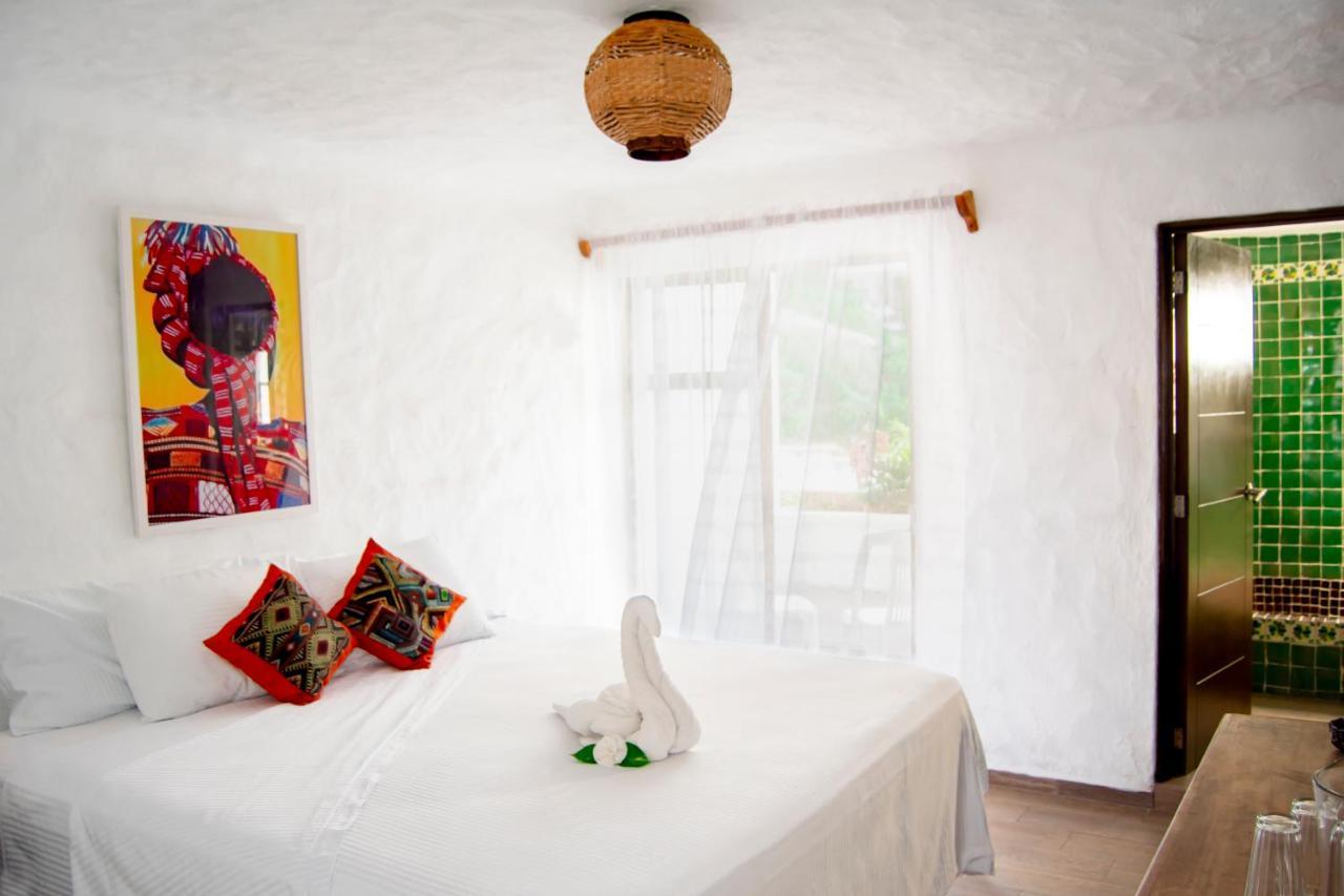 Petit Hotel Pilitas (Adults Only) Пуэрто-Вальярта Экстерьер фото