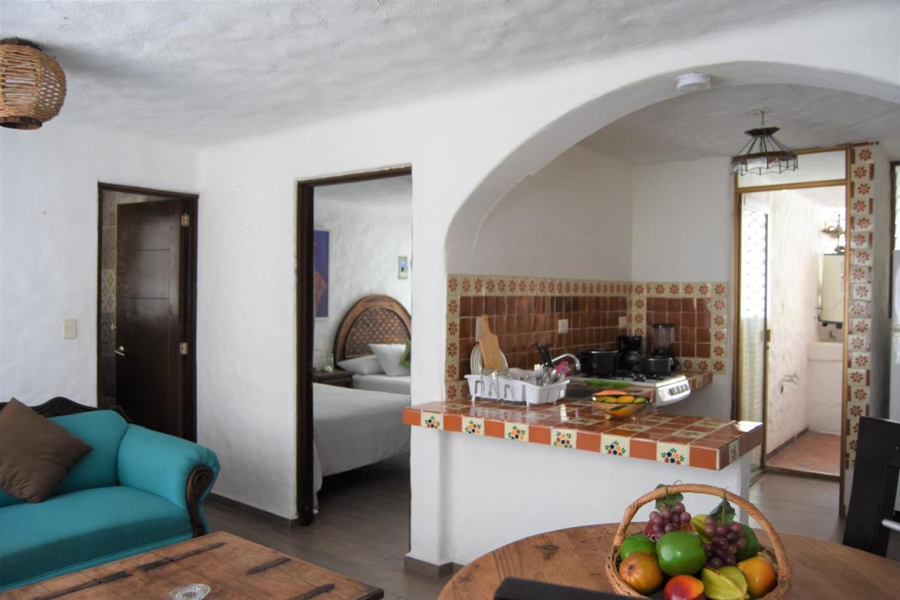 Petit Hotel Pilitas (Adults Only) Пуэрто-Вальярта Экстерьер фото