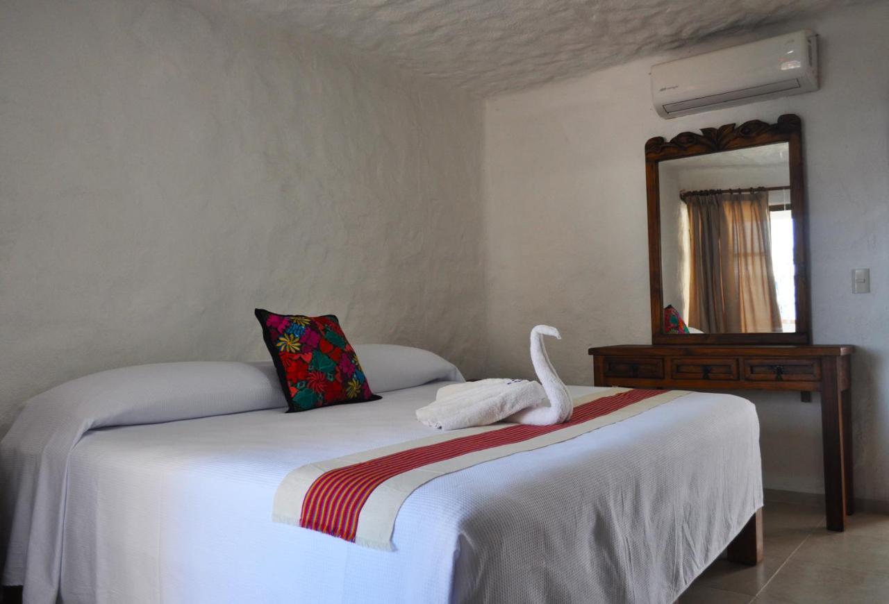 Petit Hotel Pilitas (Adults Only) Пуэрто-Вальярта Экстерьер фото